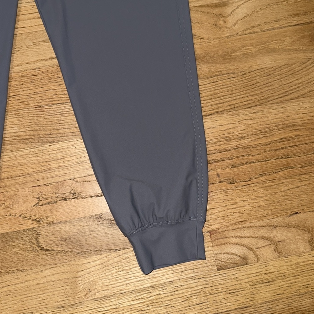 Old navy high waisted sleektech joggers - Picture 3 of 7